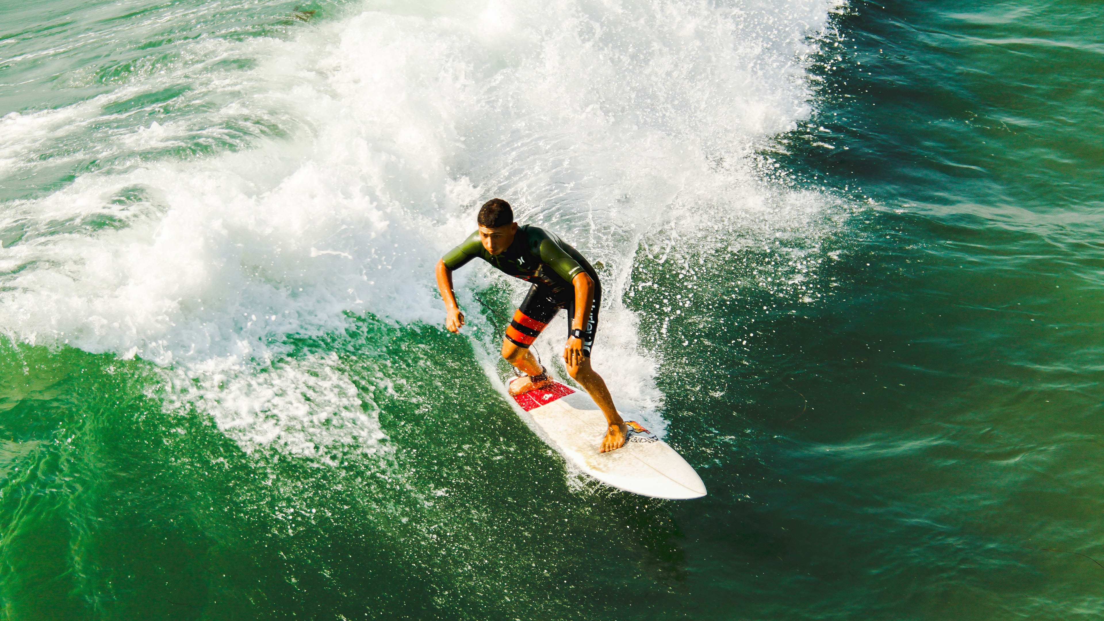 从低谷到巅峰，伤病康复背后的体育精神与科技力量